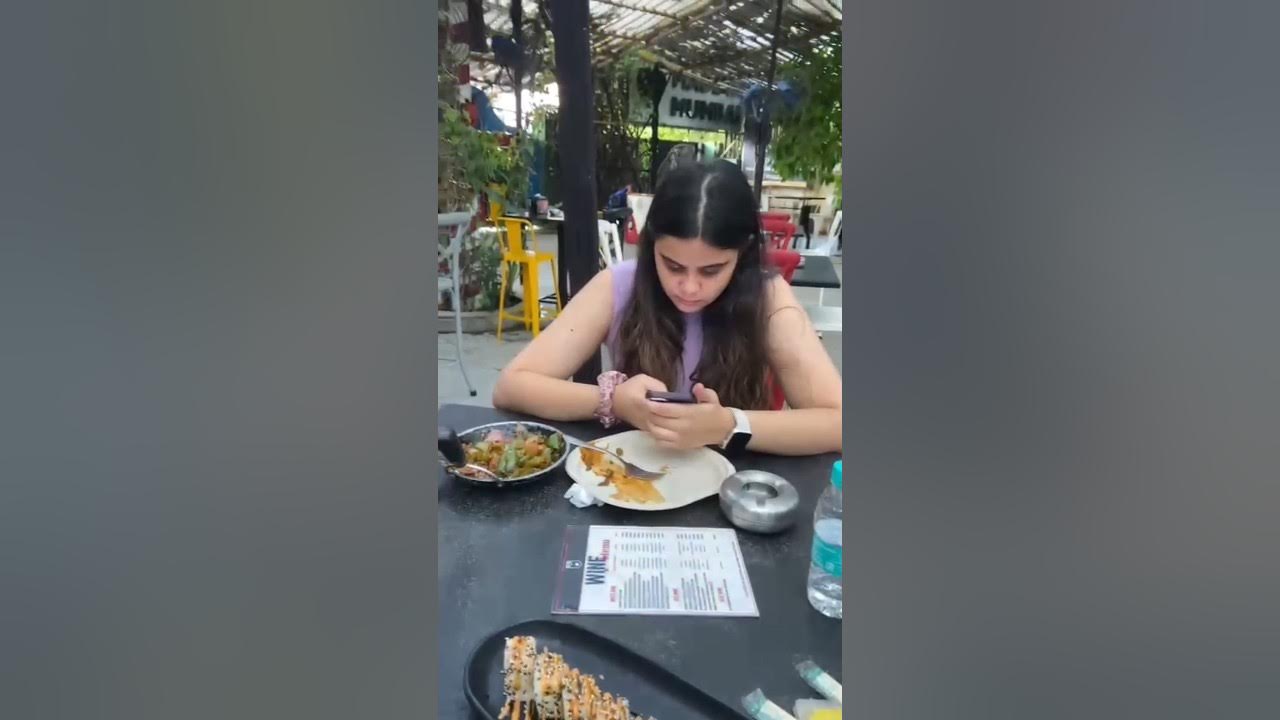 famous-bar-bank-restaurant-mumbai-juhu-bar-bank-restaurant-food