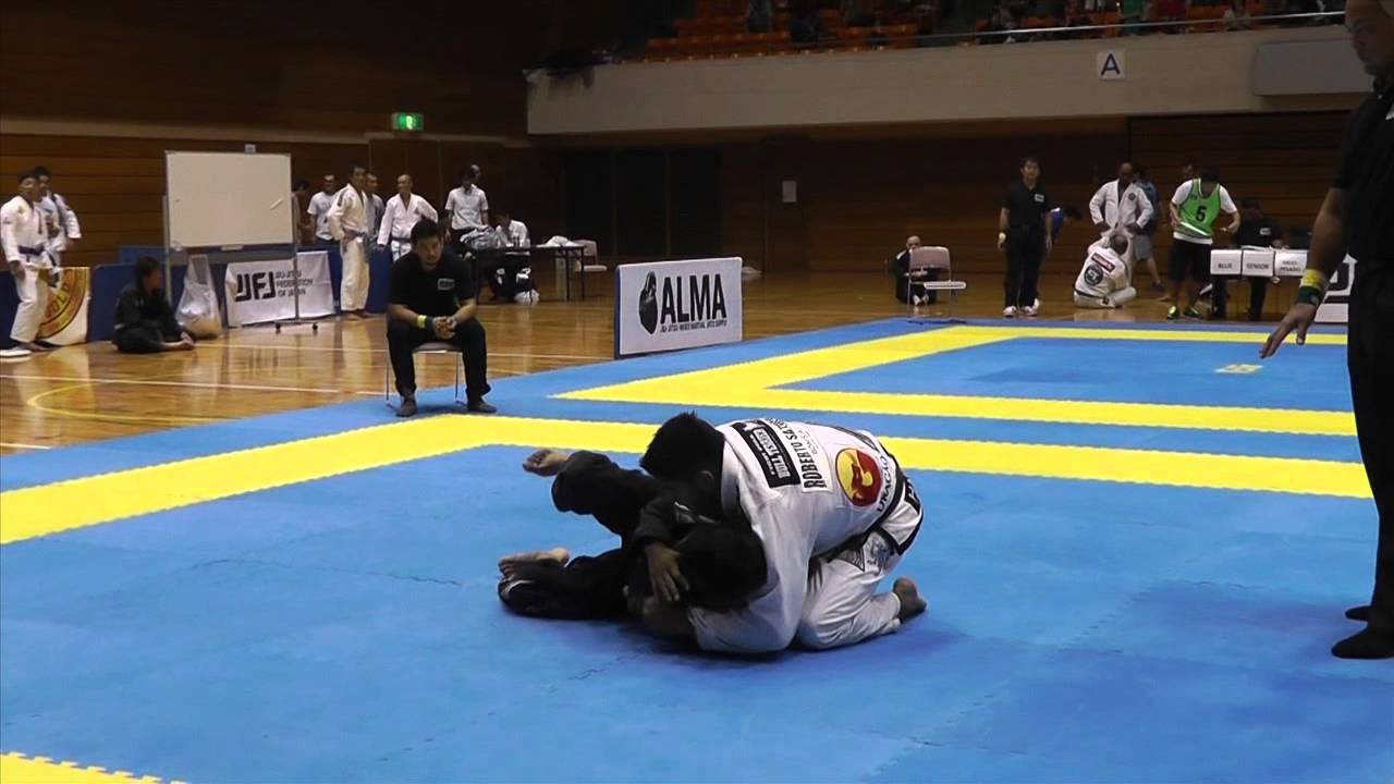 ALL JAPAN 2013 BLACK BELT MEDIO FINALS - MAEDA GUIYU VS ROBERTO SATOSHI