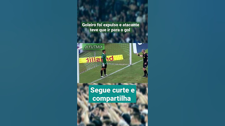 goleiro foi expulso e atacante teve que ir para o gol #futebol #football