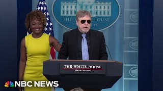 ‘Can I call you JoeBi-Wan Kenobi?’: ‘Star Wars’ icon Mark Hamill meets the president