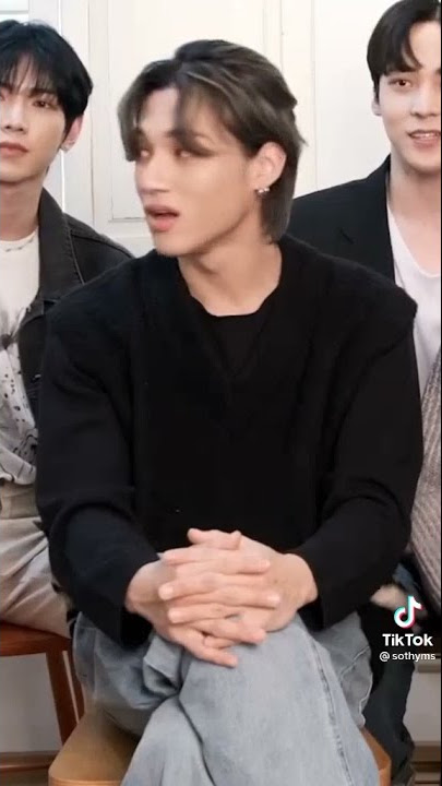 'I like girls' #ateez #hongjoong #seonghwa #yunho #yeosang #san #mingi #wooyoung #jongho