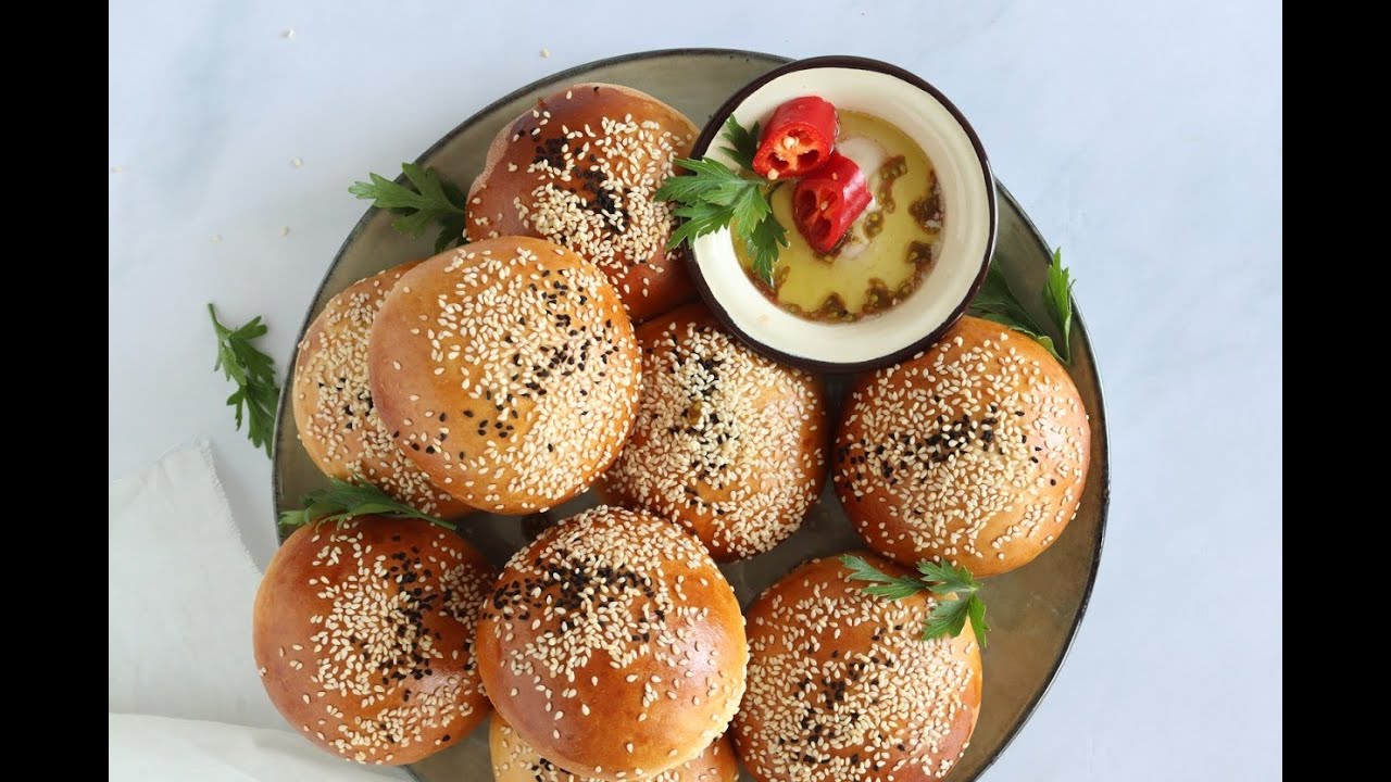לחמניות ממולאות בבשר ועגבניות