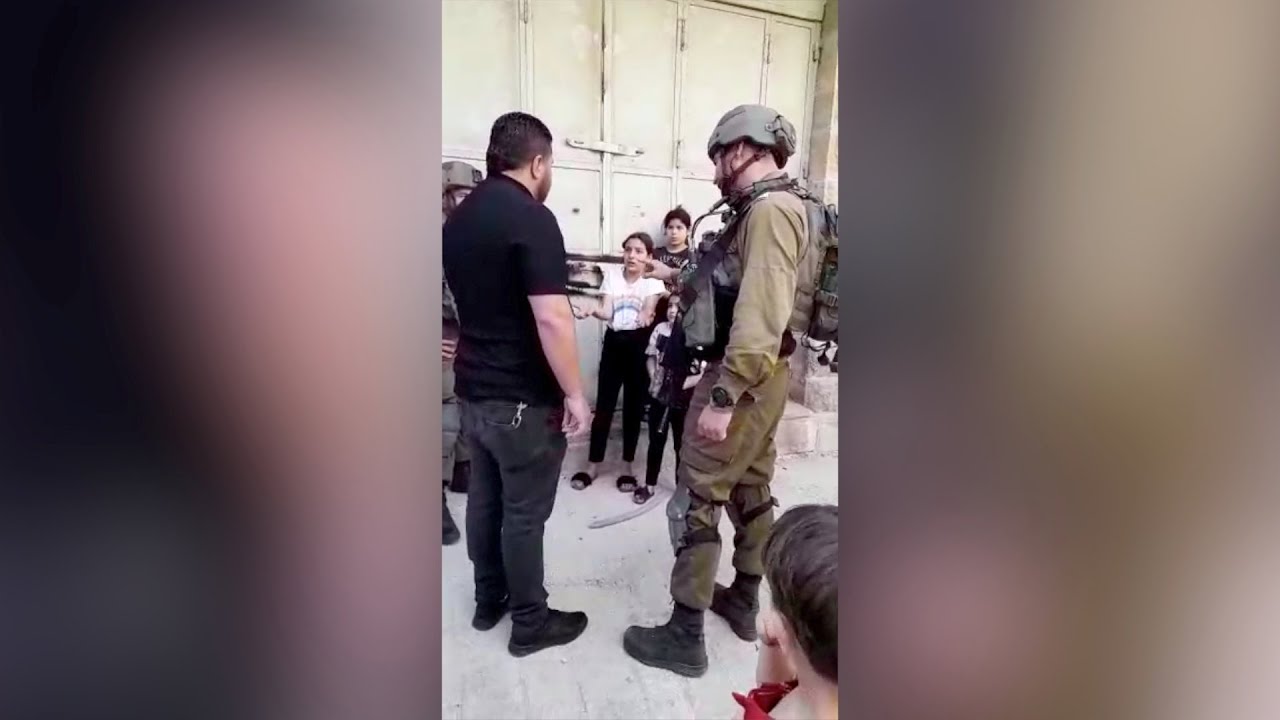 Israeli soldiers detain girl (13) whom settlers claimed held a knife on her doorstep, Hebron