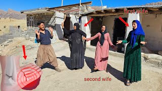 Jealousy When The Second Wife Attacked The First Wife And Broke Her Leg The Grandmother Came