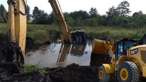 Excavator fails 2022 | Excavator fails video work 2022 | Excavator jaw crusher