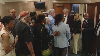 Famous Today's headlines: Congressional map vote; Orleans clerk controversy; Cantrell seeks to block new ev Wealth