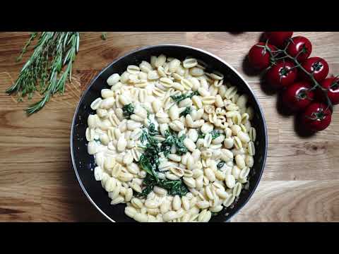 Video: Fettuccine Su Lašiša Mėlynojo Sūrio Padaže