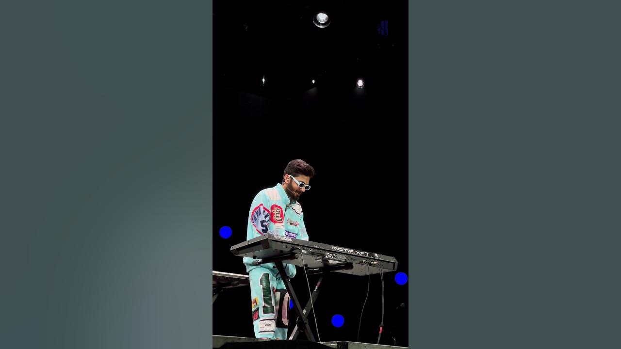 Anirudh Ravichander singing “Hoyna Hoyna” Live in Concert #india  #anirudh #telugu