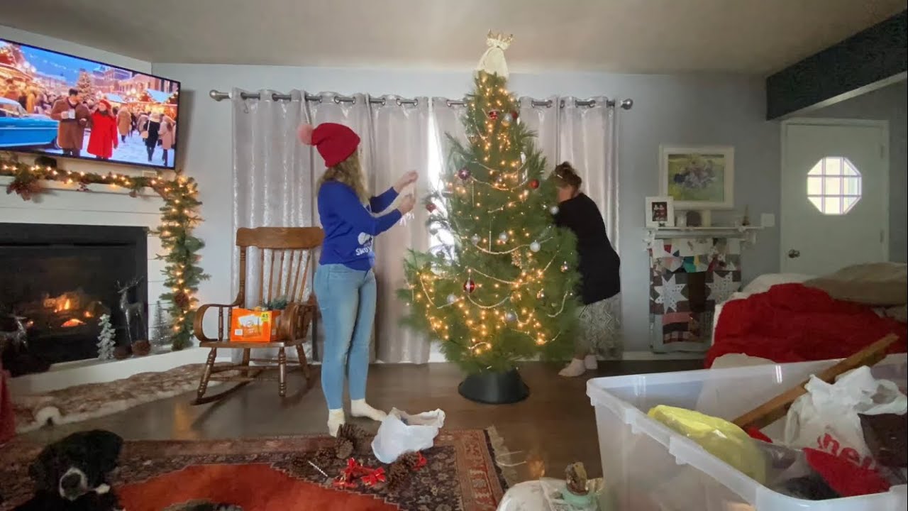 Christmas Tree Shopping For My Mom! Fun Family Outing, an Old Tradition 🎄