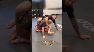 Triangle Setup from Hip Bump
Using the hip bump sweep to set up the triangle. This and a lot more in my recent video on YouTube all about the hip bump. Head over and check it out.
#trianglechoke #hipbumpsweep #sankakujime #jiujitsu #bjj #knightjiujitsu Triangle Setup from Hip Bump