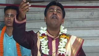 Please watch: "palash sarkar | bangla padabali kirtan bhakti geeti"
https://www./watch?v=7uuawks5p4c --~-- this song was written by kabi
...