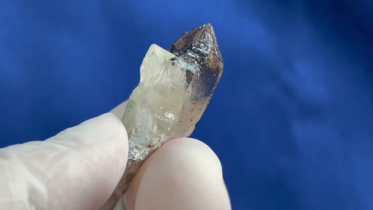 ベトナム・タインホア産スモーキー水晶＆トパーズ共生 14.1g