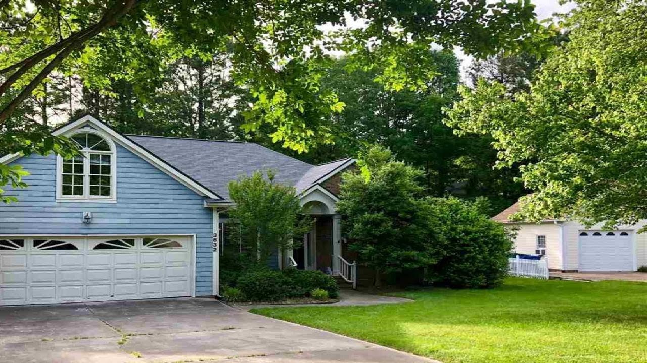 3632 Sunningdale Way, Durham, NC Presented by Emily Lutz.