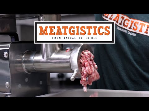 Video: Spuitmond voor vleesmolen voor worst: het is zo gemakkelijk om met je eigen handen een snack te maken! Wat zijn de opzetstukken voor een vleesmolen?