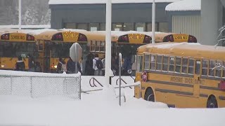 UAA students embrace record January snowfall