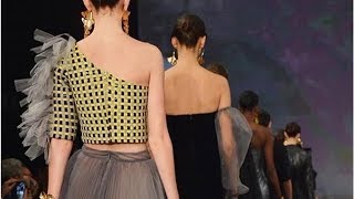 Así es el vestido comestible de uva pasa que causó sensación en el Fashion Week México