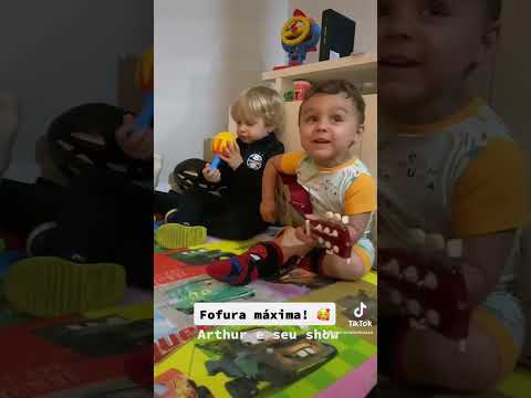 Arthur e seu show na viola! #viral #shorts #viralsbrasil #ytshorts #bebe