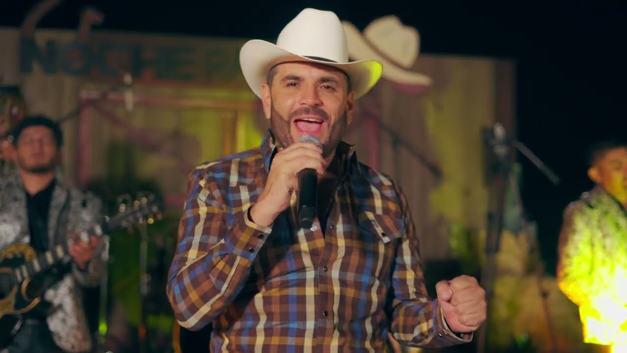 El Komander - Amor Vaquero / Muchachita de Ojos Claros / Besos y Cerezas (En Vivo)