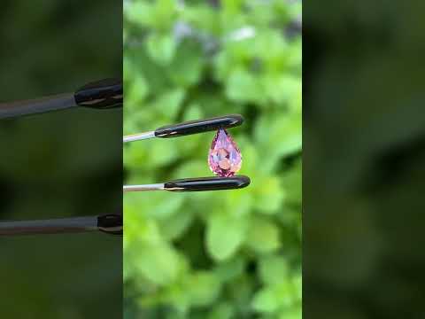 W6765-dragon-garnet-color-change-fluorescent-chromium-vanadium-malaya-1.15-ct-ravenstein