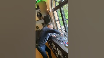 Dimitri Vegas & Like Mike - ID [Intro Tomorrowland 2013]