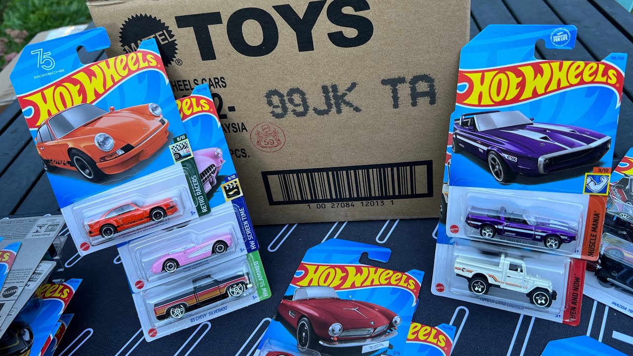 Lamley Unboxing: Hot Wheels 2023 International K Case - YouTube