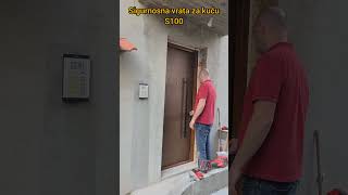 Sigurnosna vrata S100 sa interfon bravom