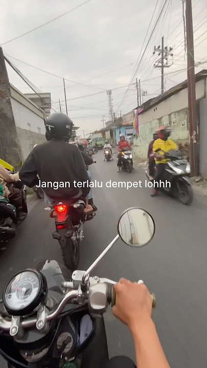 Kek mana ini bawa motornya dempet kalii #shorts #malang #kulinermalang #wisatamalang #gerrhasan