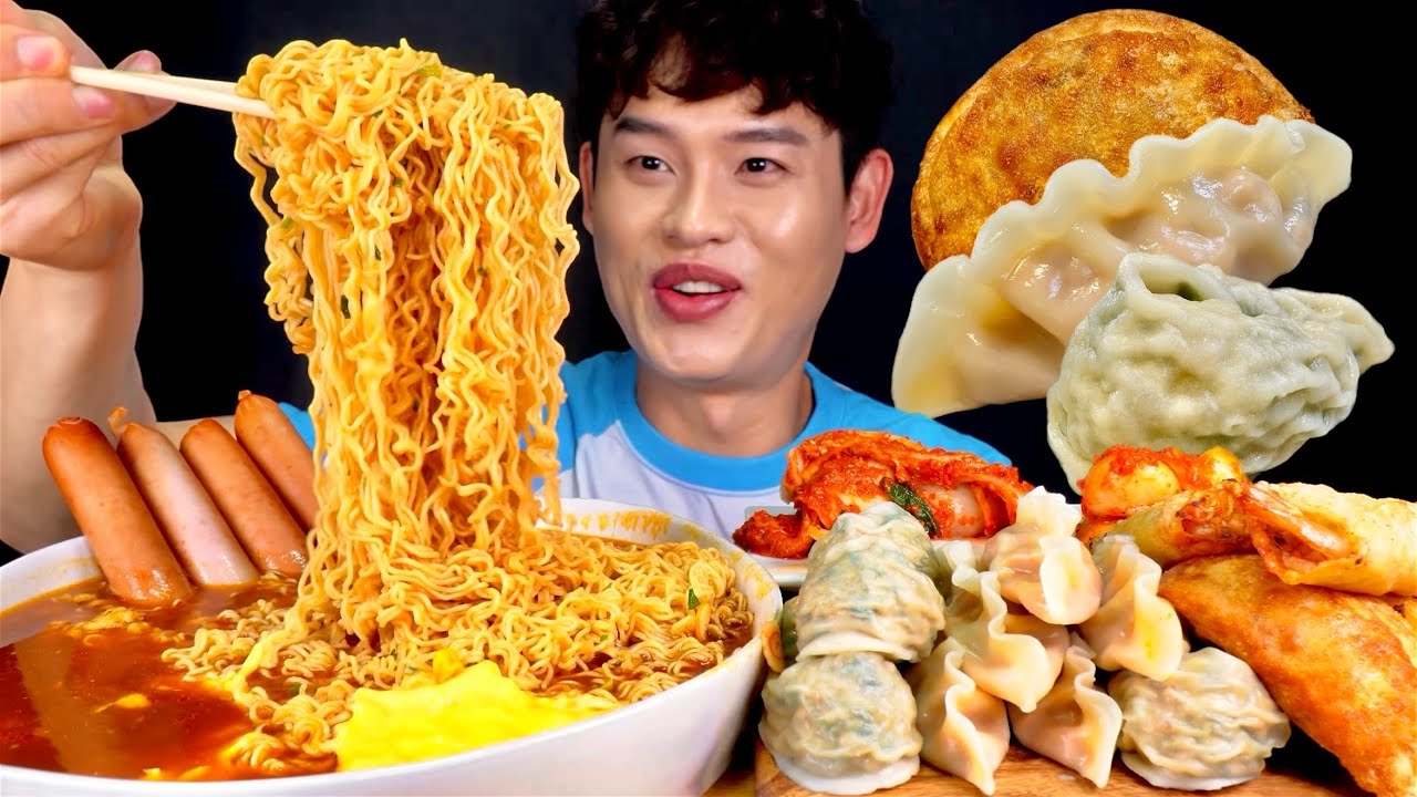ASMR 뜨끈한 육개장 사발면🍜찐고기만두 김치만두 매운만두튀김 새우만두튀김 먹방~!! Hot Noodles With Fried Dumplings Kimchi MuKBang~!!
