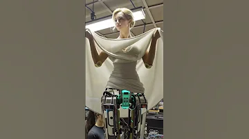 IRC 2025 AI Humanoid Robot Transforms Into 5G Mega Antenna IRC2025 HumanoidRobot 