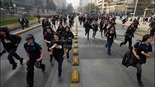 Chile student protest escalates as police clash with demonstrators in Santiago