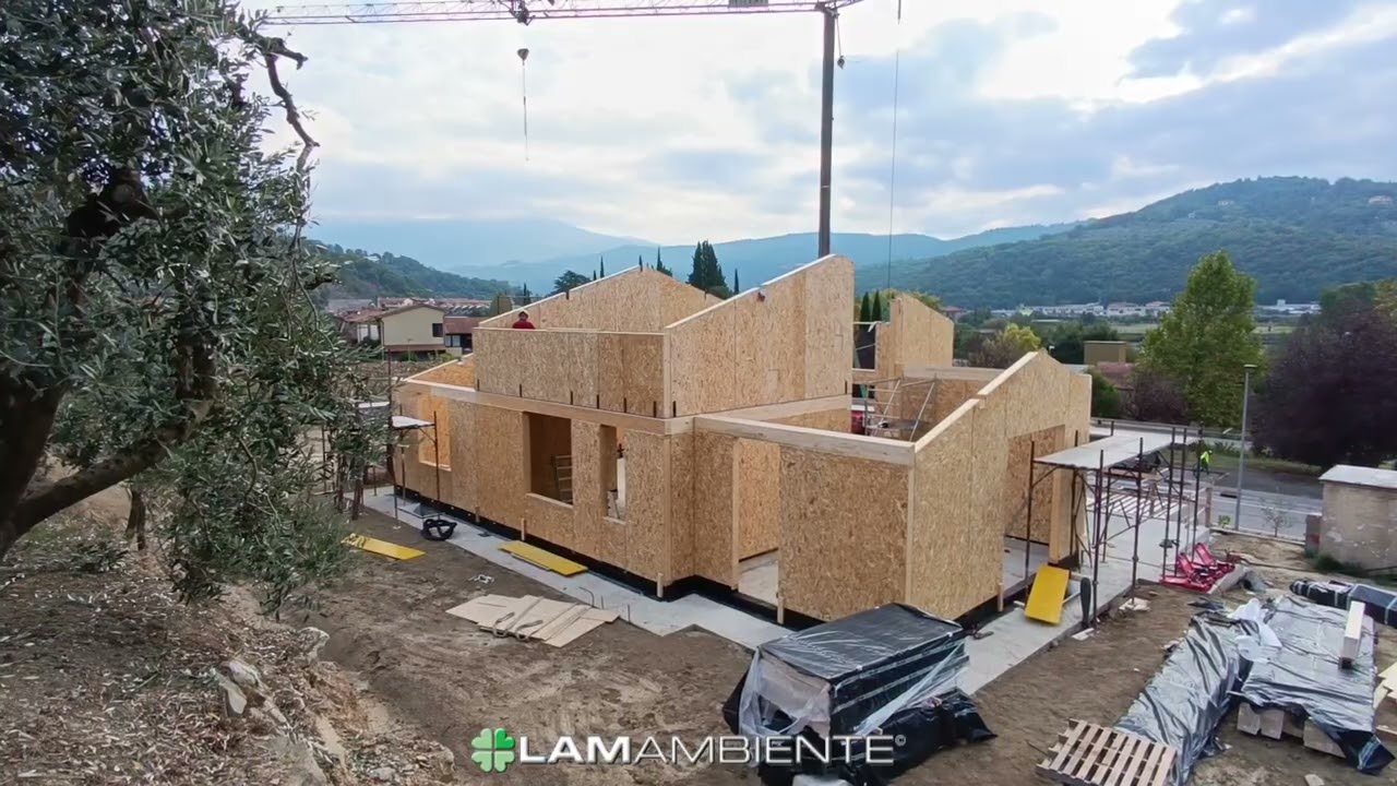 Case in legno in costruzione