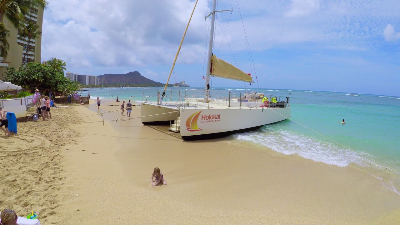 catamaran waikiki beach