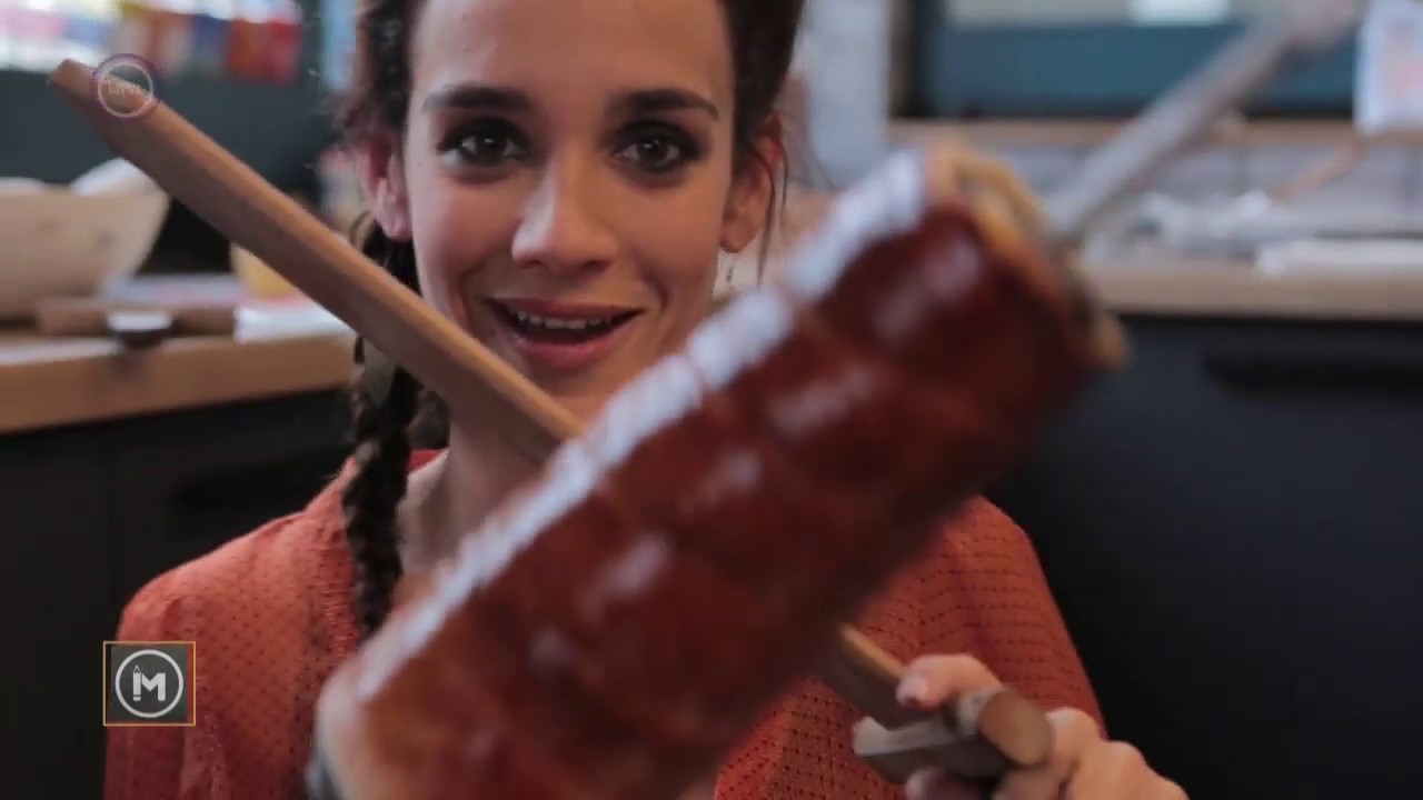 Mesterember - A kürtőskalács készítő