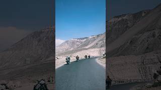 Ao chala apne duniya me …🏔️🚌#viral #travel #pakistan #mountains #trending #fyp #shorts #nature