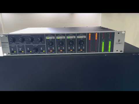 Behringer MDX 8000 in operation mode