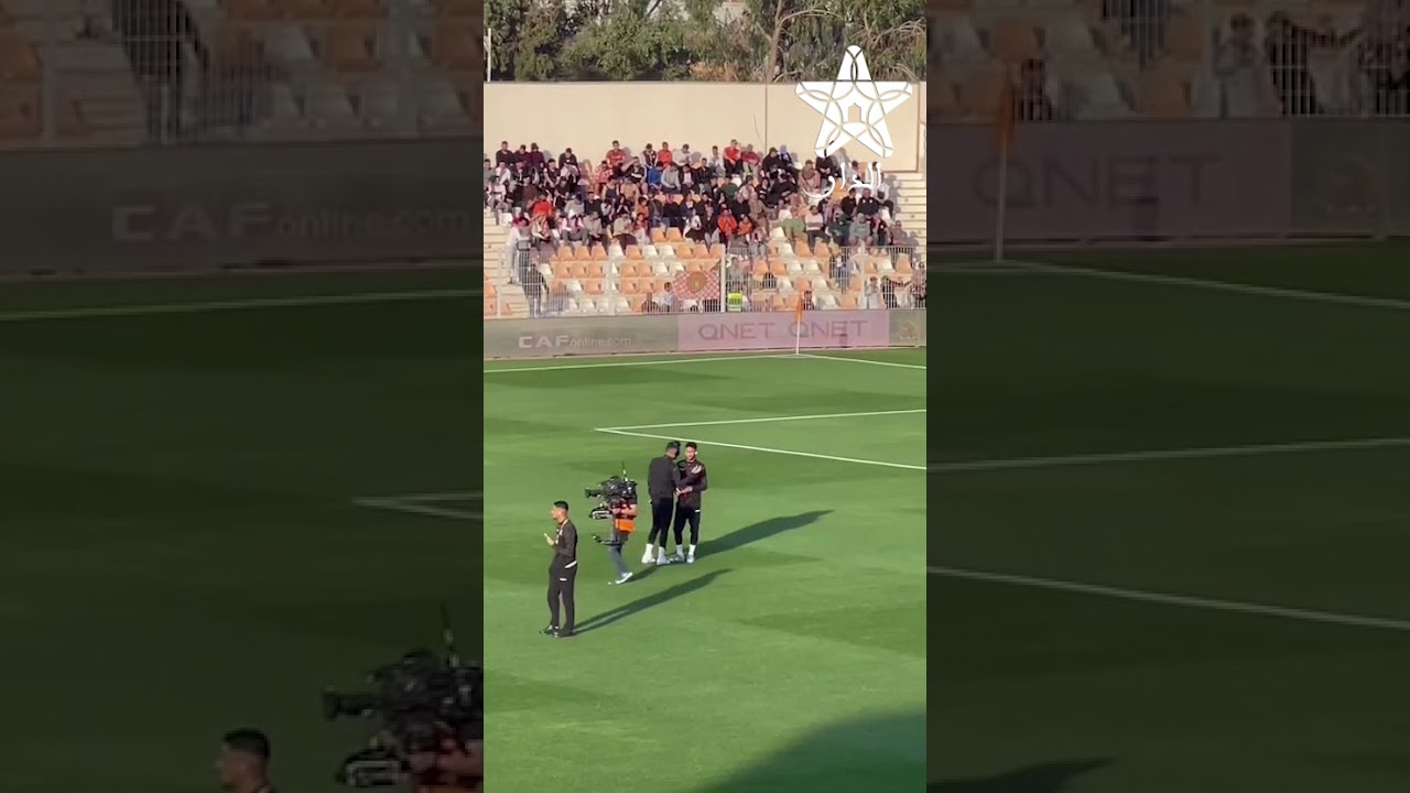 لاعبوا الجيش الملكي يدخلون ملعب بركان لمواجهة النهضة في اياب نصف نهائي أبطال إفريقيا