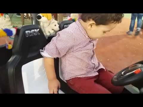 بابا عندو سيارة 