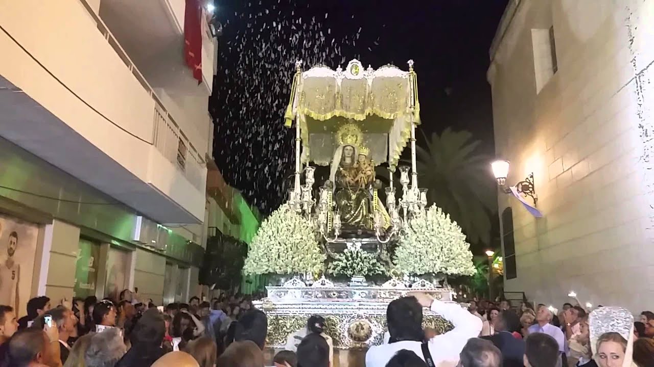 Petalada Virgen Bella Lepe 2015