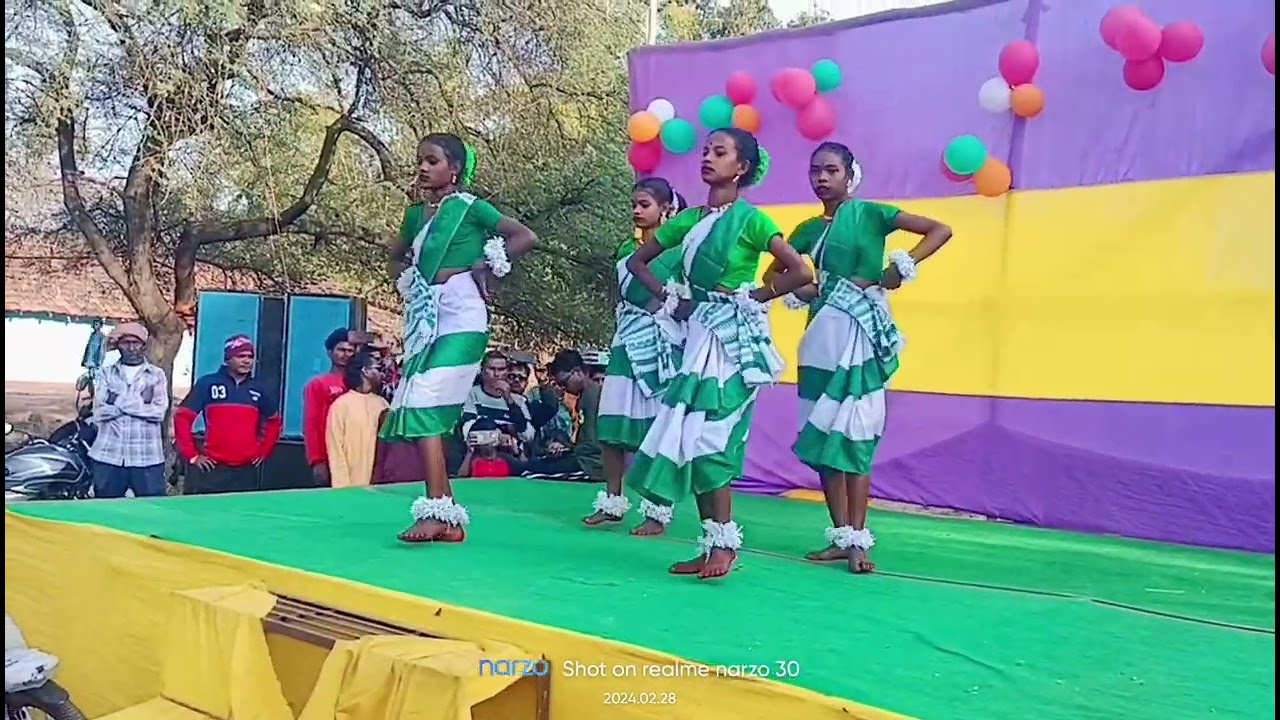 adiwasi ko Abu ho jati ko ♥⁠╣gitilpi group dansh╠⁠♥ mage porob me