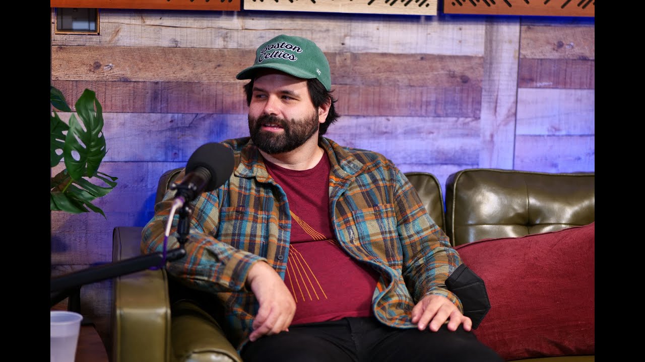 Ep 192 : From Writing to Bartending: A Unique Blend of Passions ft Tom Máthé