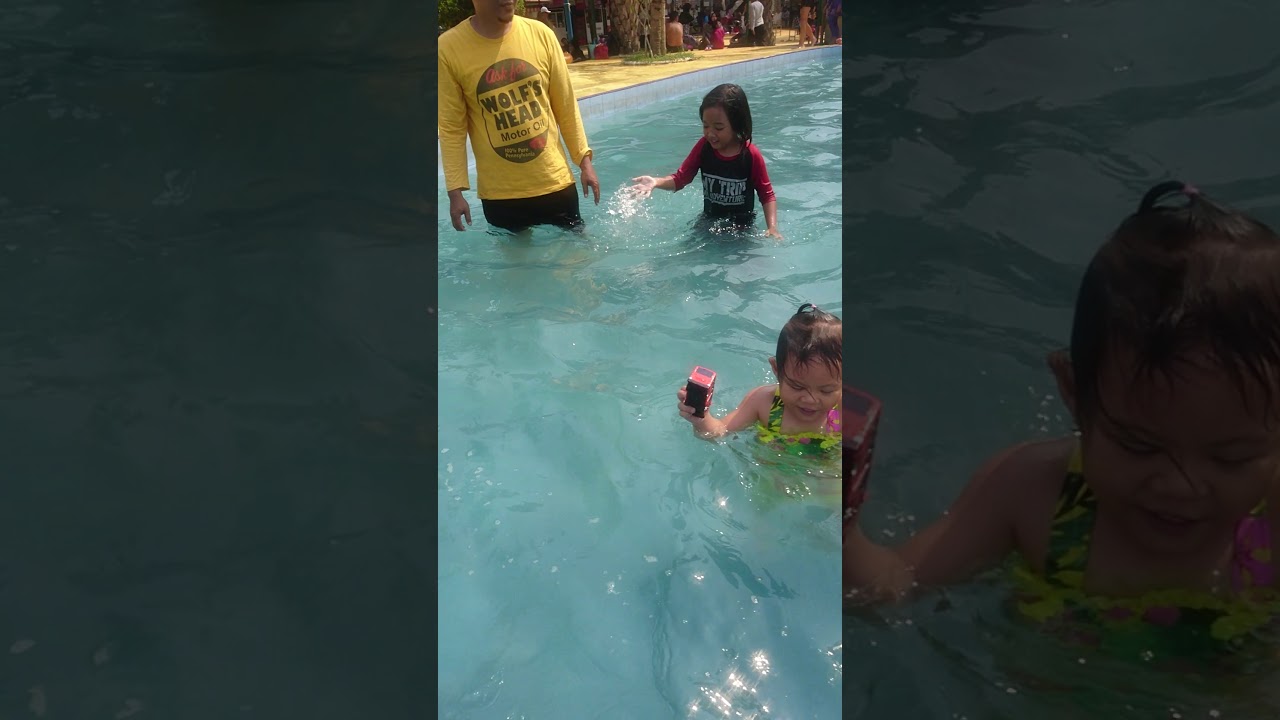  Anak  kecil  berenang senang  sekali nay YouTube