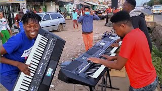 See how saviour bée and Levi pro discipline each other with magic fingers on the street