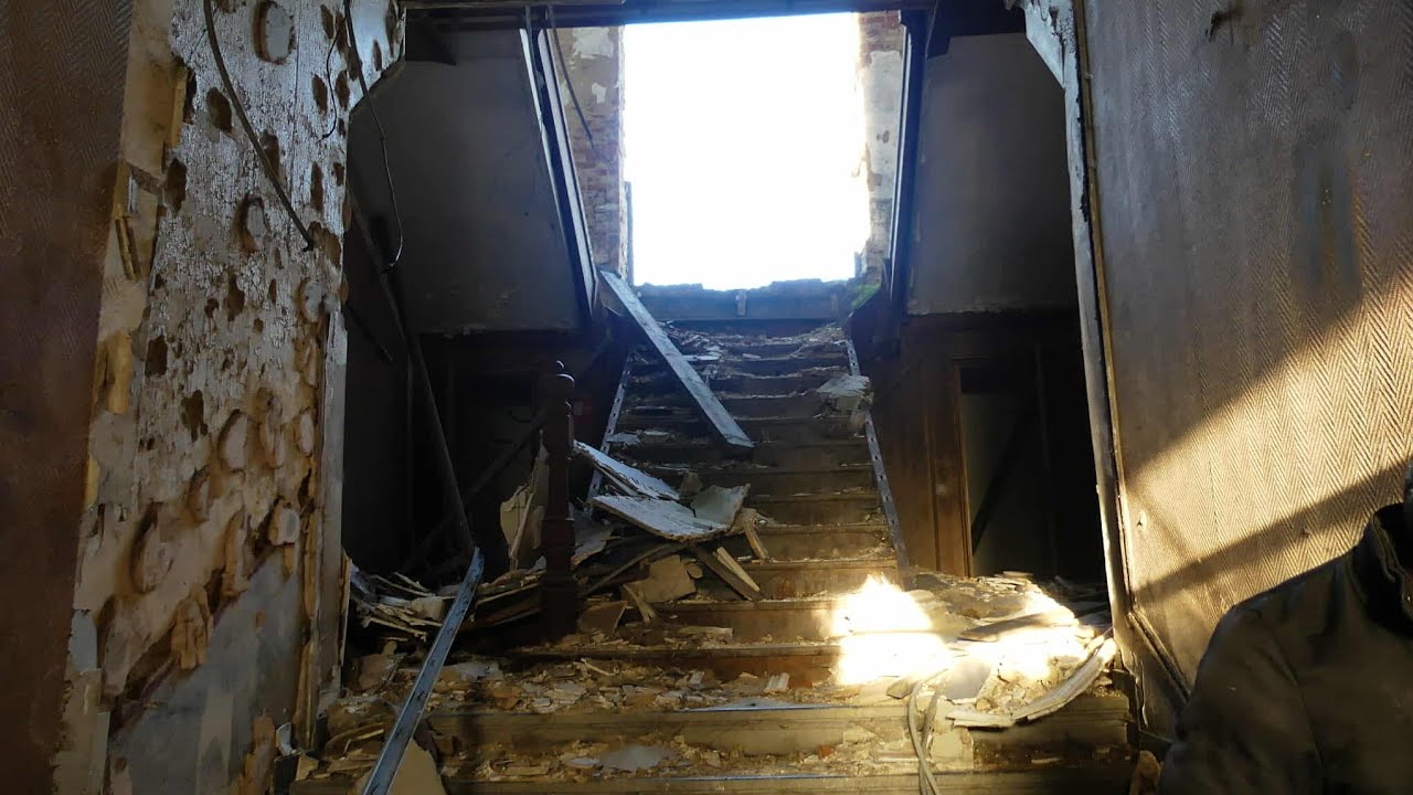 L'hôtel de ville en décomposition - urbex 