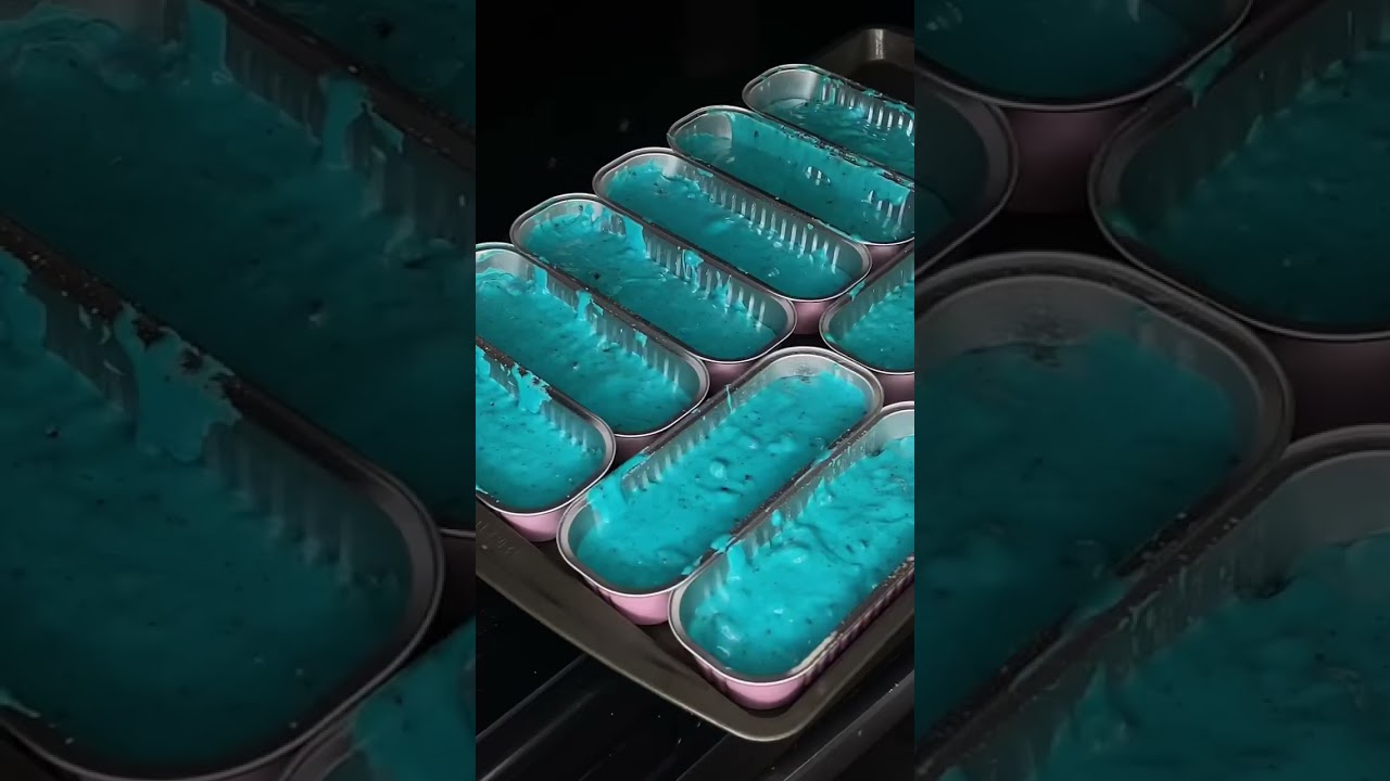 Making Cookie Monster mini loft cakes🤗💕!!