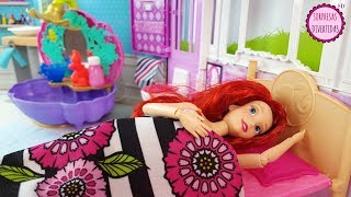 Princesas Disney en su rutina de Mañana  Historias de muñecas en cuarto dormitorio de Barbie