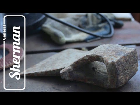 Старый ржавый топор Старый ржавый топор