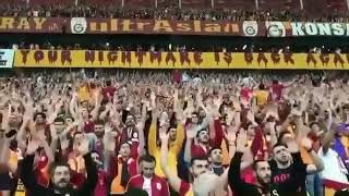 Sen Sariyla Kirmizi Kalbi̇mi̇zi̇n Yildizi