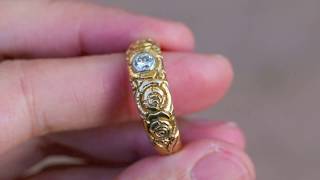 c. 1920-30s German Jugendstil 14k Gold Chased Floral Band with Transitional Cut Diamond Profile