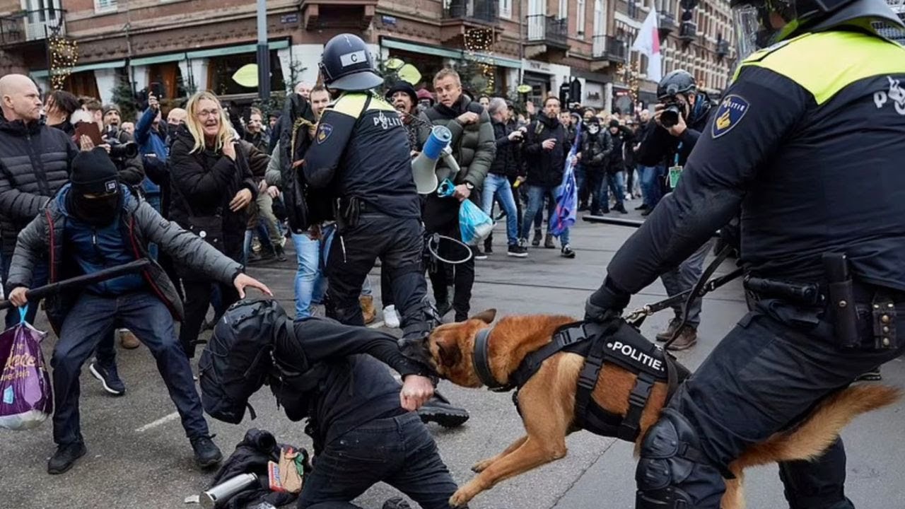 Police clash with anti-lockdown protesters in Amsterdam