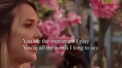 Mireille Mathieu & Patrick Duffy Together we're strong  (Lyrics + brush of love video)